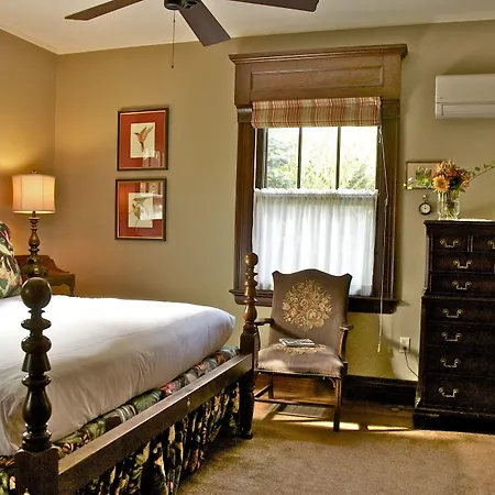 Hilltop Inn-3